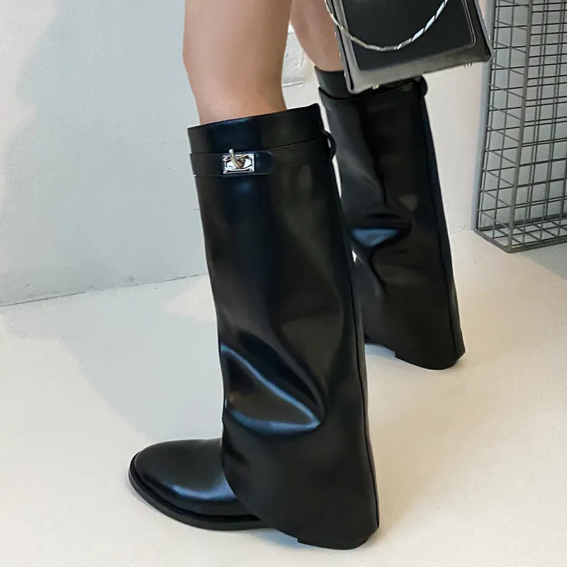 Large Tube Boots Belt Buckle - Round Head Metal Design